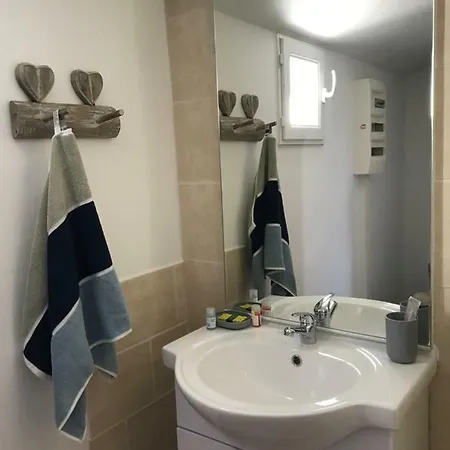 Luxe Vue Sur Piscine Et Parc Miramas